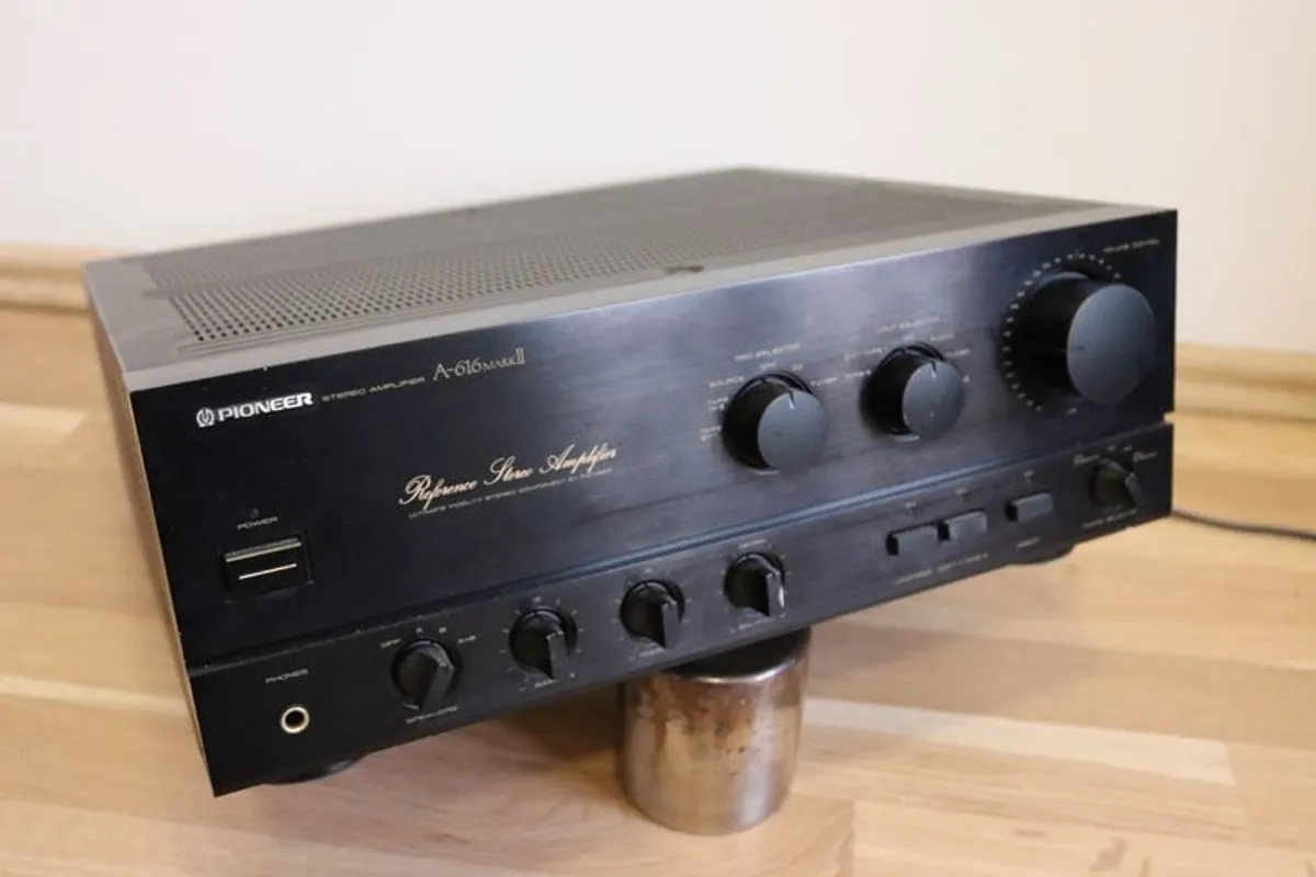 Pioneer amplifier and speakers - Image 2