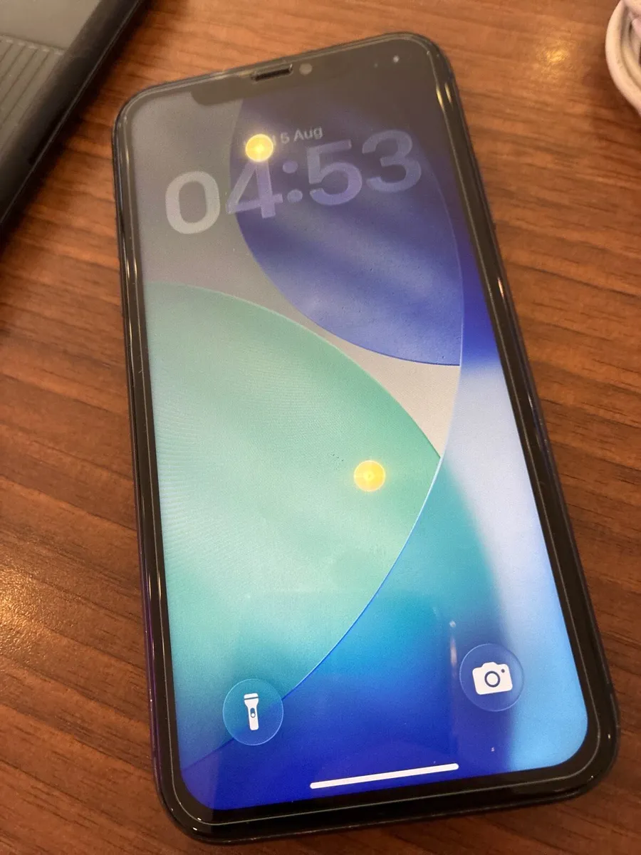 iPhone 11 - Image 3