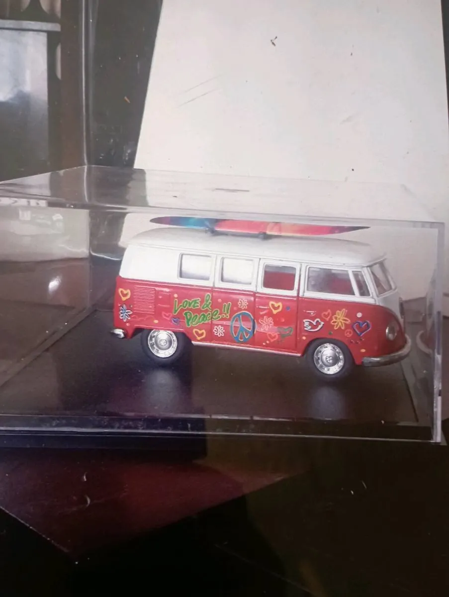 VINTAGE 1962 KINSMART VOLKSWAGEN CLASSICS BUS - Image 1