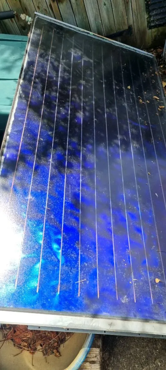 2 solar water panels, pump and expansion vessel - Image 2