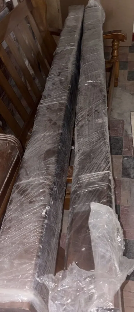 Reclaimed and treated solid timber beam - Image 2