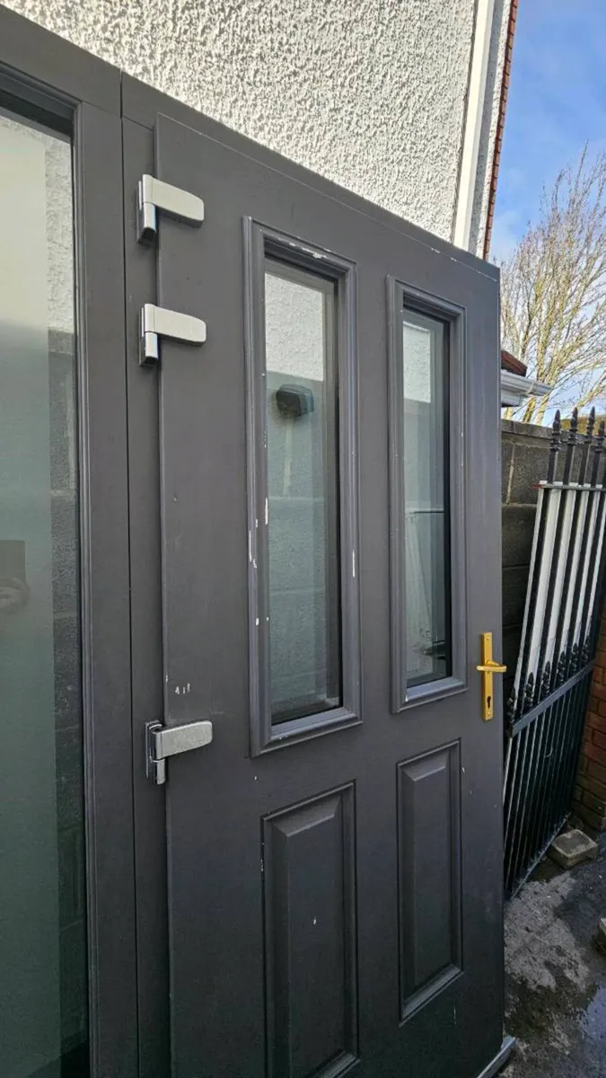 Front door with triple glazed glass - Image 2
