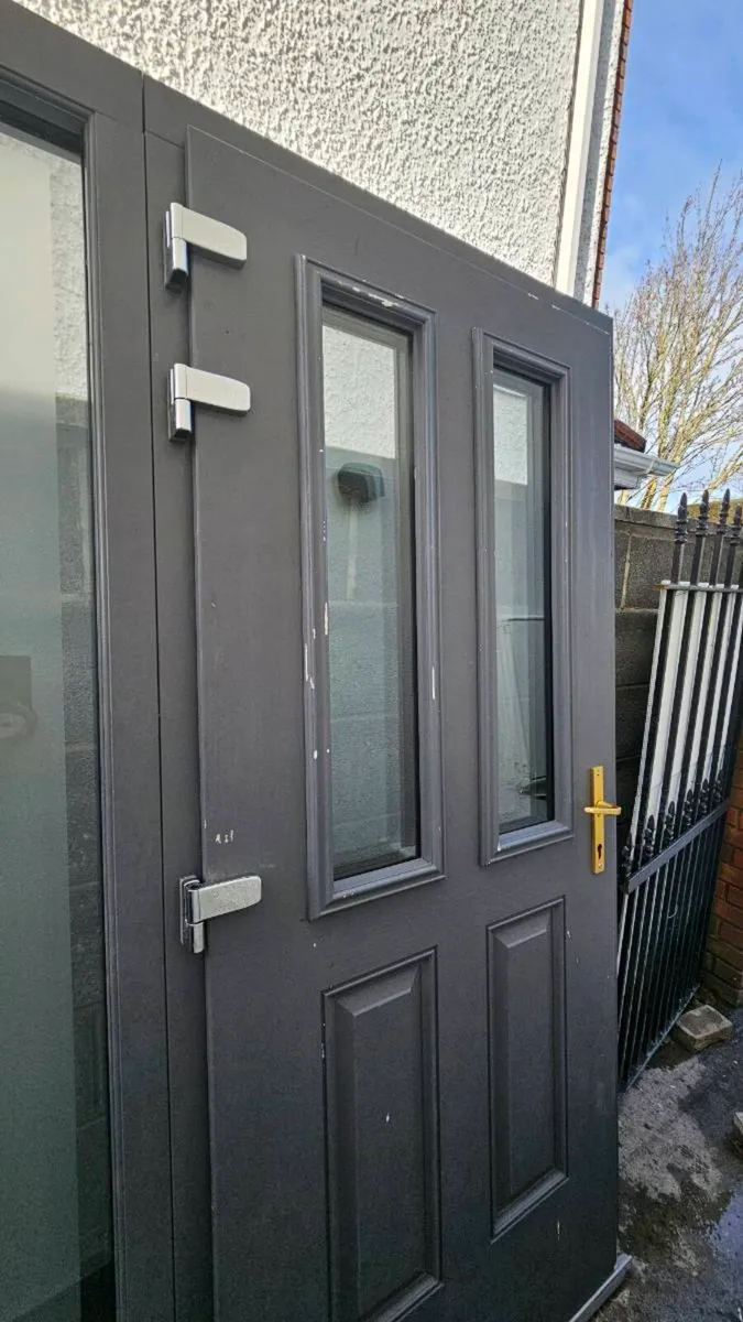 Front door with triple glazed glass - Image 2