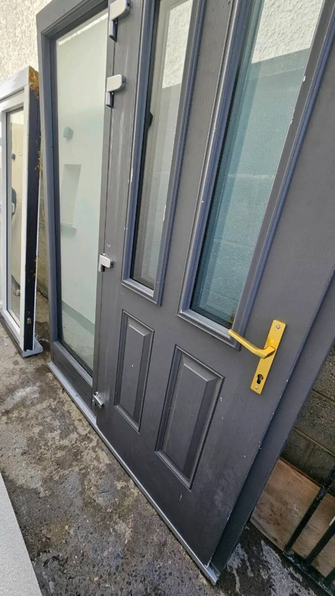 Front door with triple glazed glass - Image 3