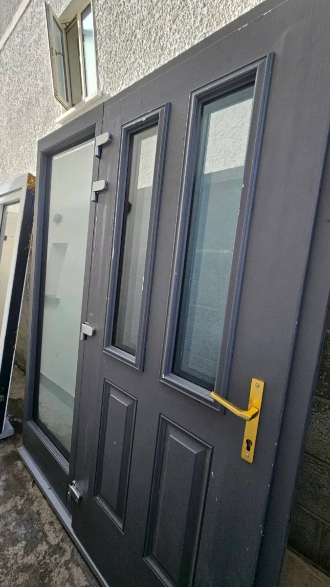 Front door with triple glazed glass - Image 4