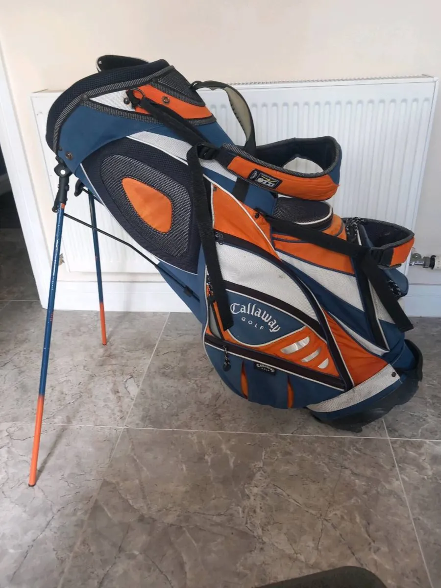 Callaway golf bag with stand - Image 1