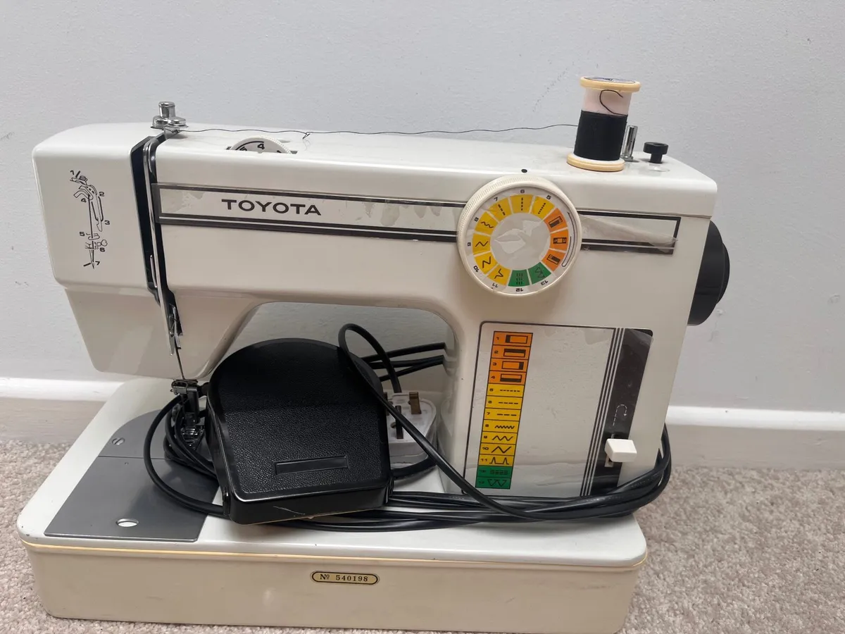 Toyota Sewing Machine €65 - Image 2