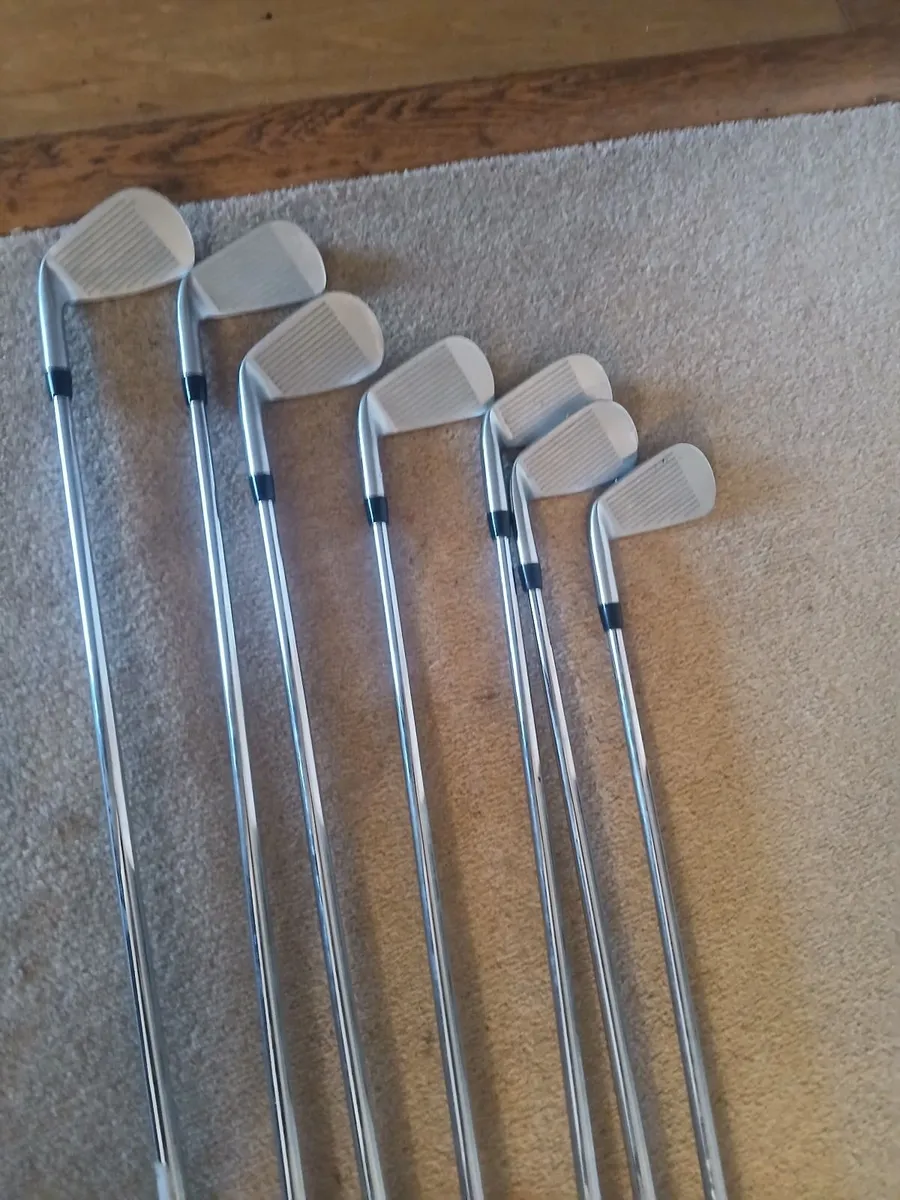 Titleist 620cb  irons - Image 3