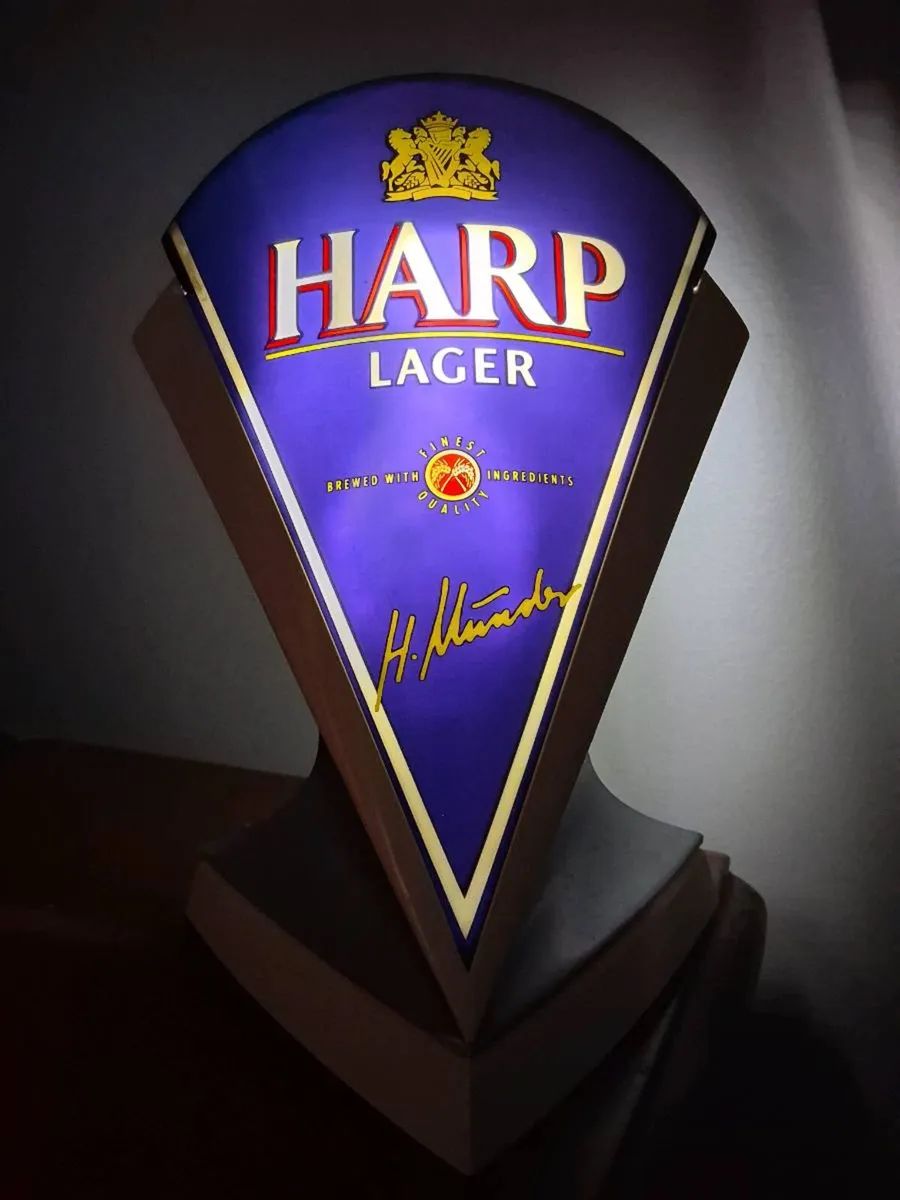 Vintage 1992 HARP LAGER Font Light - Image 1