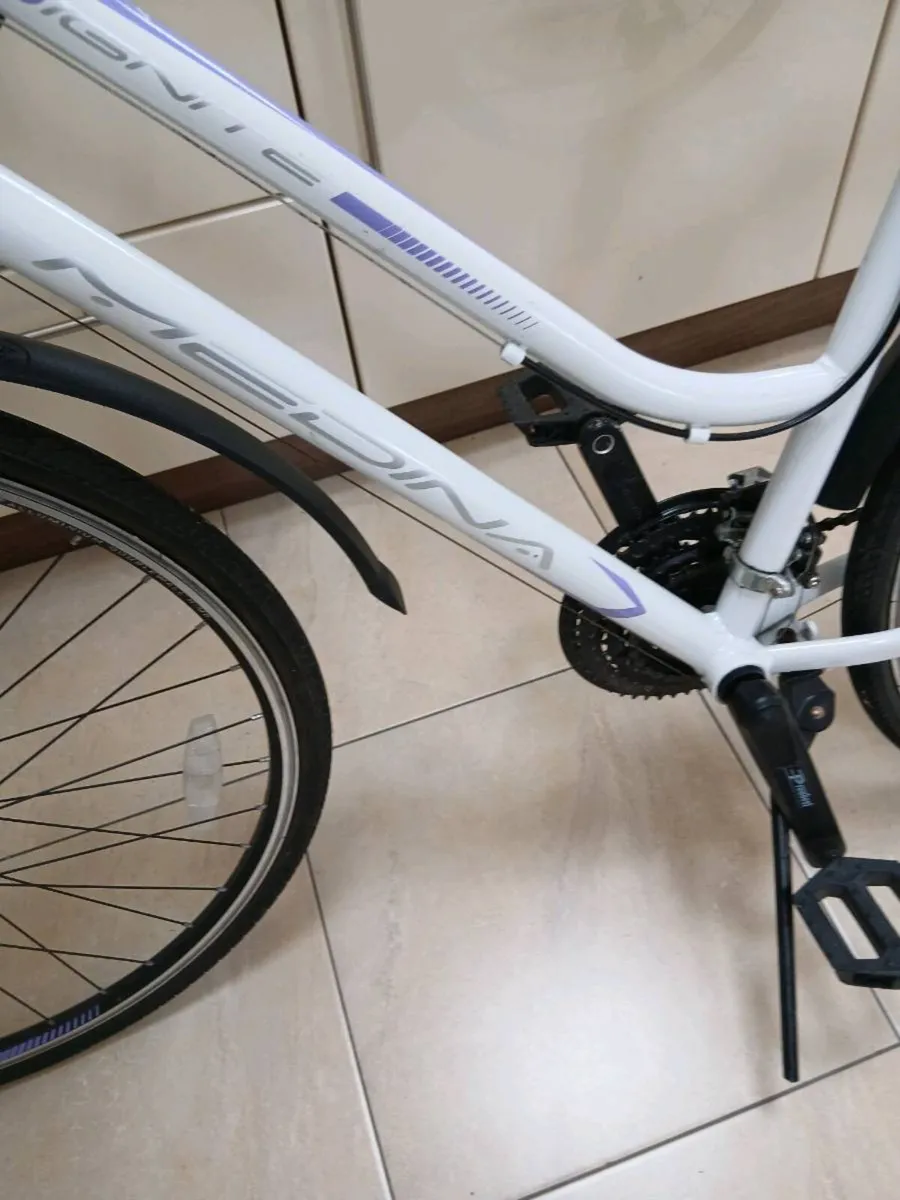 LADIES BIKE 28 INCH WHEELS NEW - Image 2