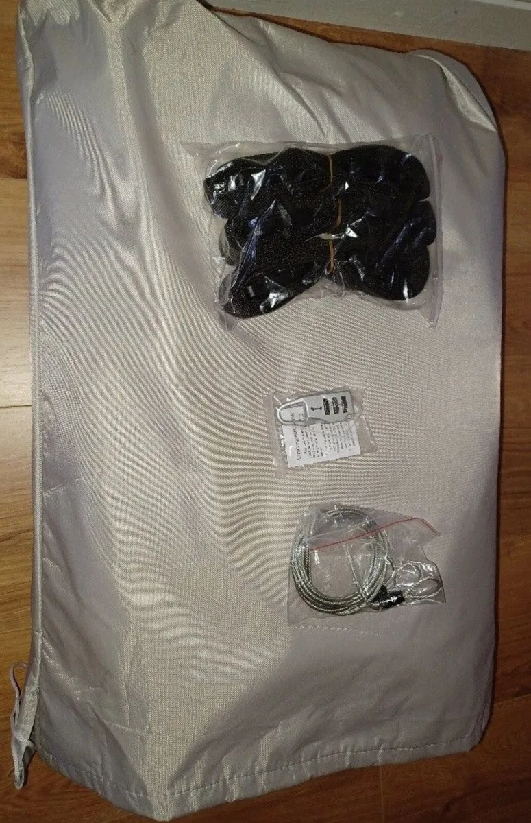 Car Cover, Yaris or similar size car.