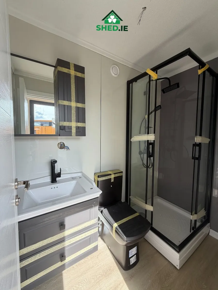 Garden Studio with Ensuite Bathroom - 2200×6500 - Image 2