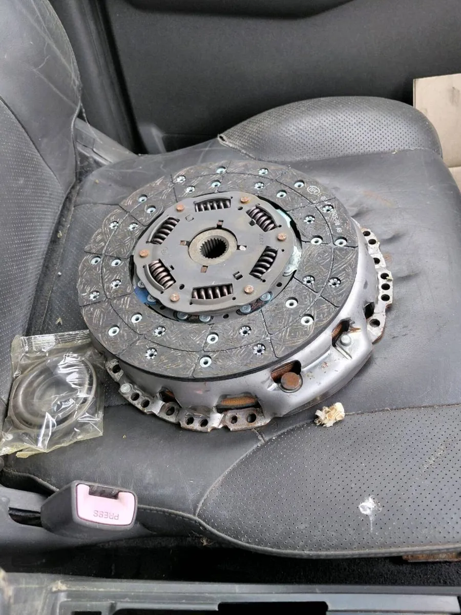 Navara suitable for parts - Image 3