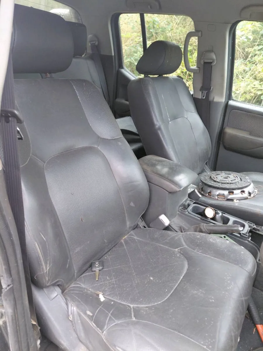 Navara suitable for parts - Image 4