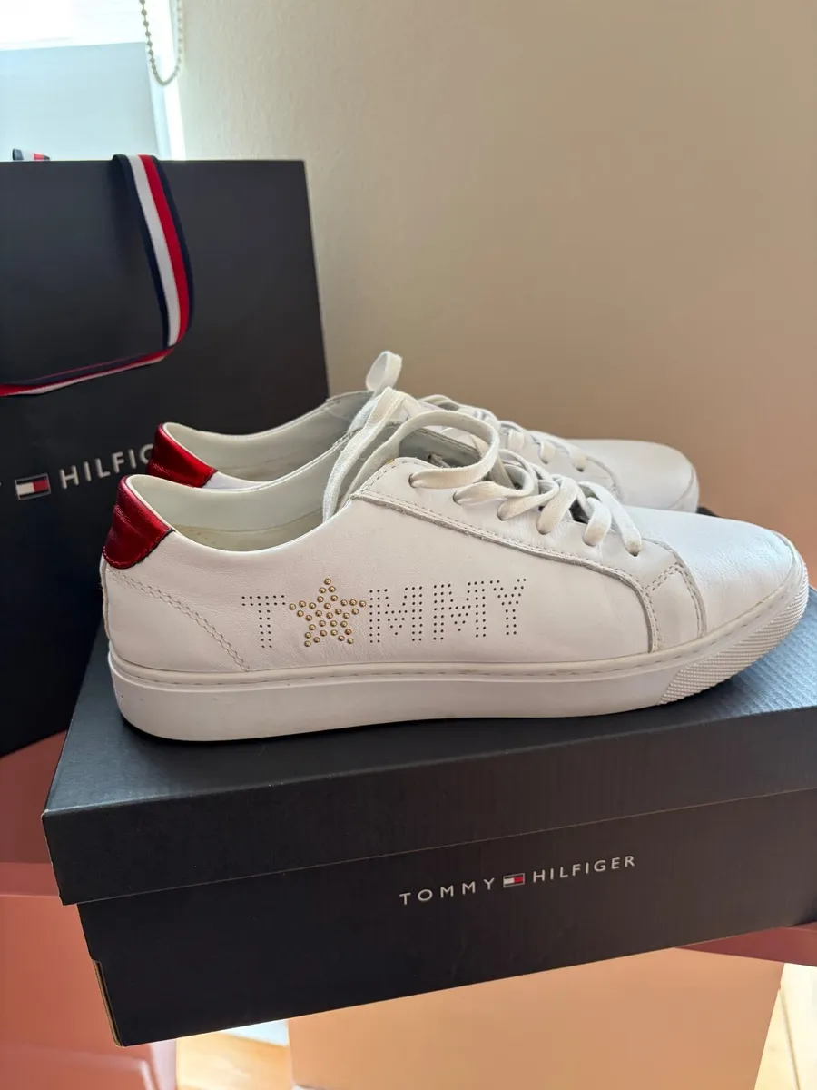 Tommy Hilfiger sneakers - Image 1