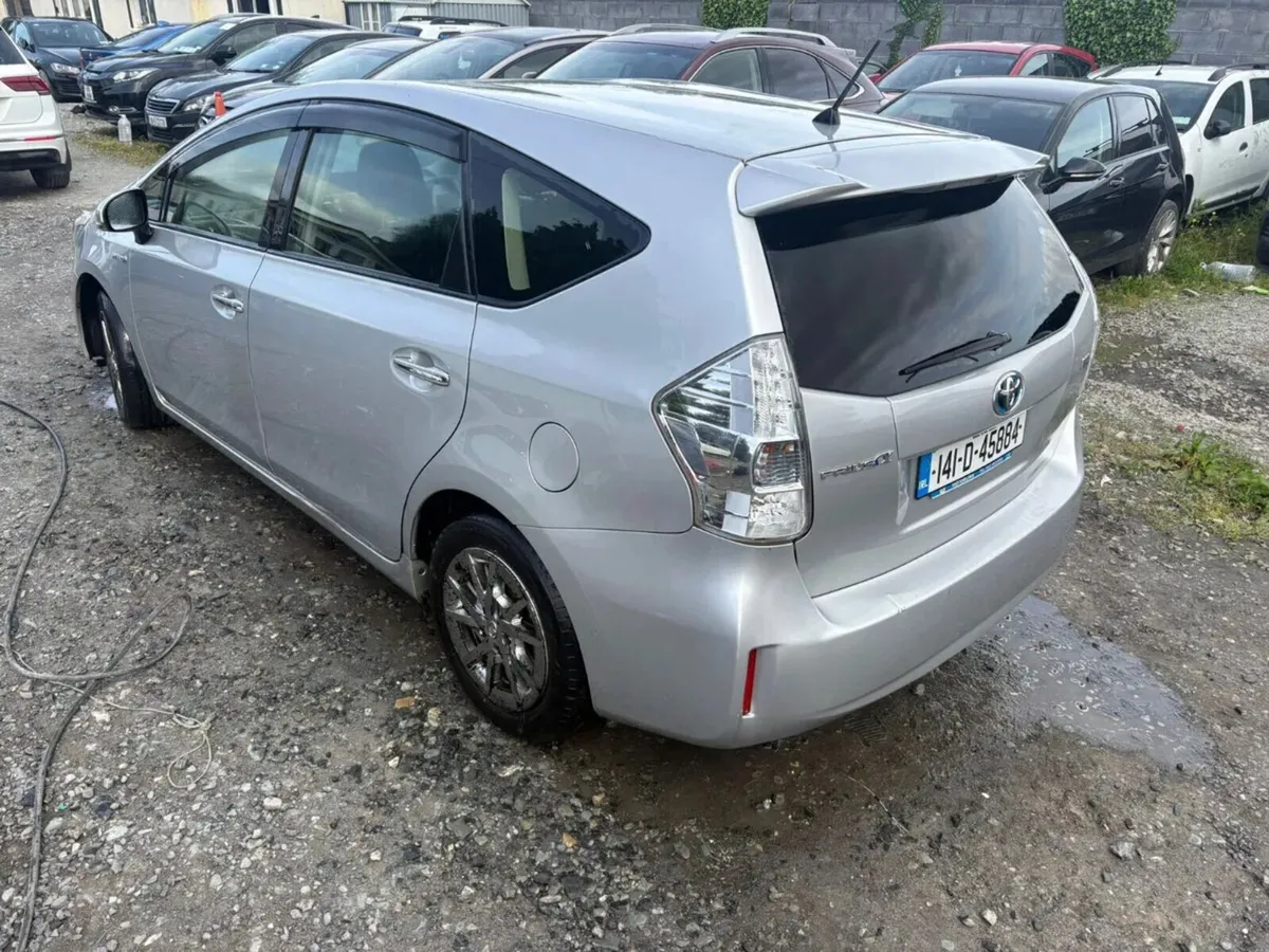 2014 Toyota Prius 7 Seats 1.8 Hybrid - Image 3