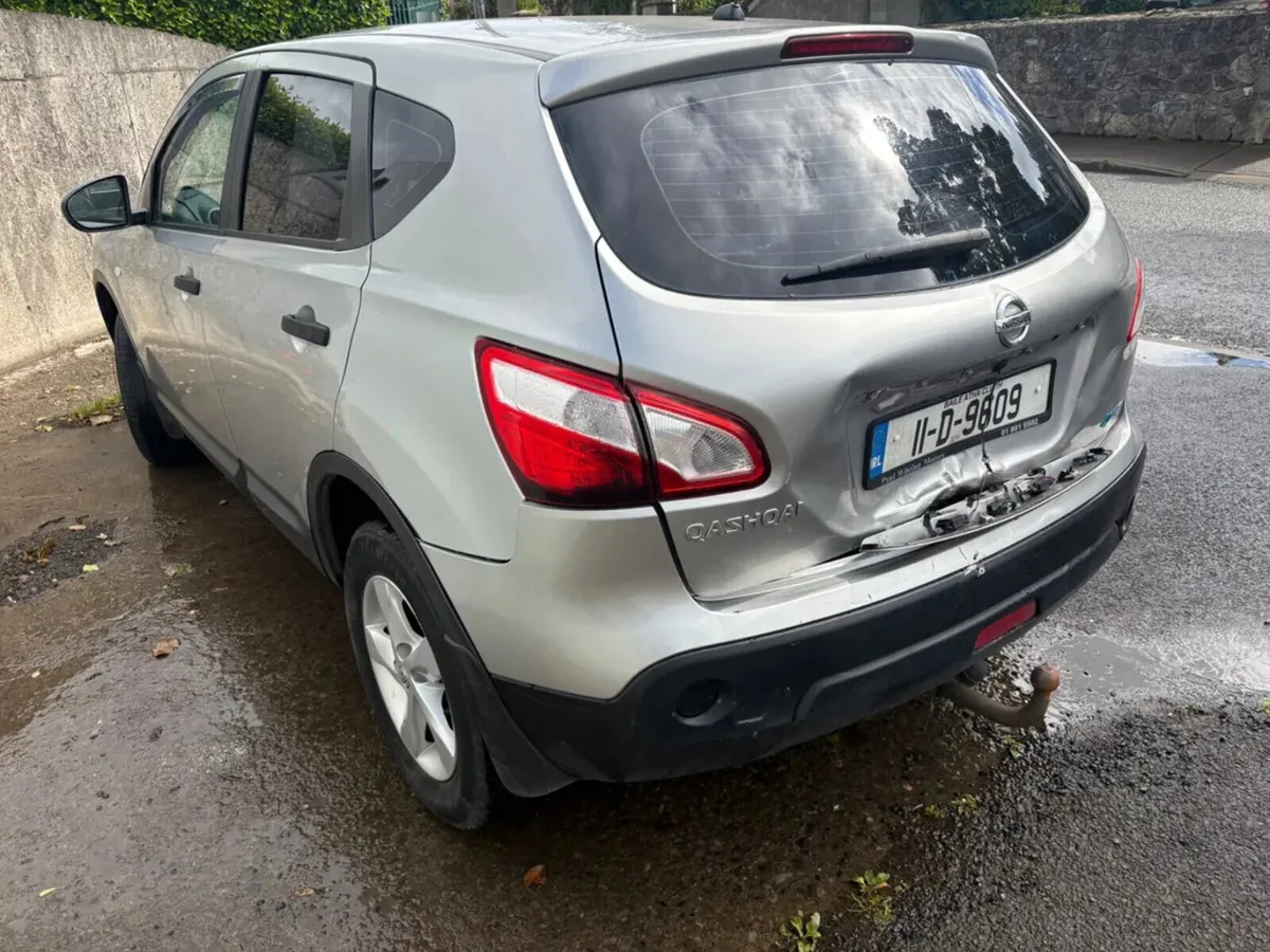 2011 Nissan Qashqai tax and tested drive away - Image 4