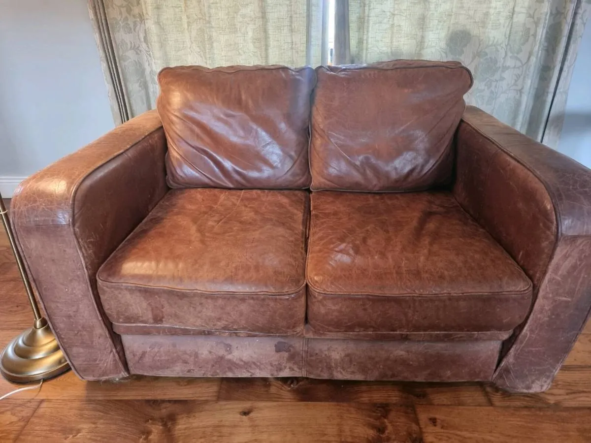 Two seater leather couch - Image 2