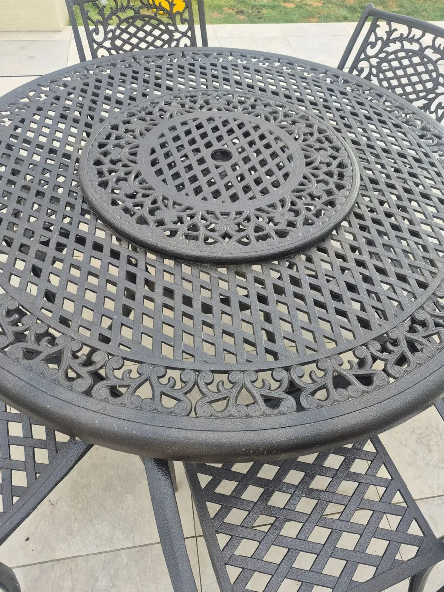 Garden table and chairs - Image 2