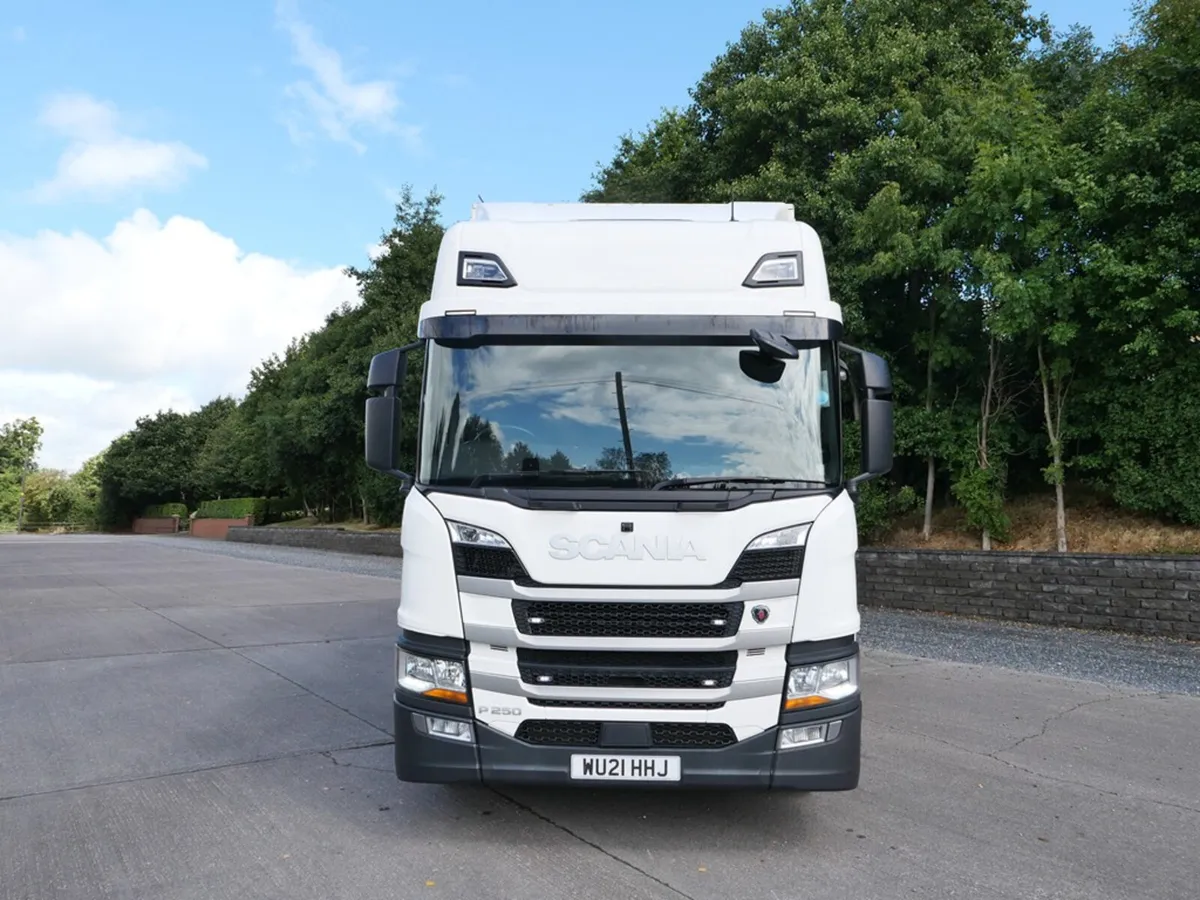 Scania P250 Curtainside - 4x2 - R1-01252 - 2021 - Image 2