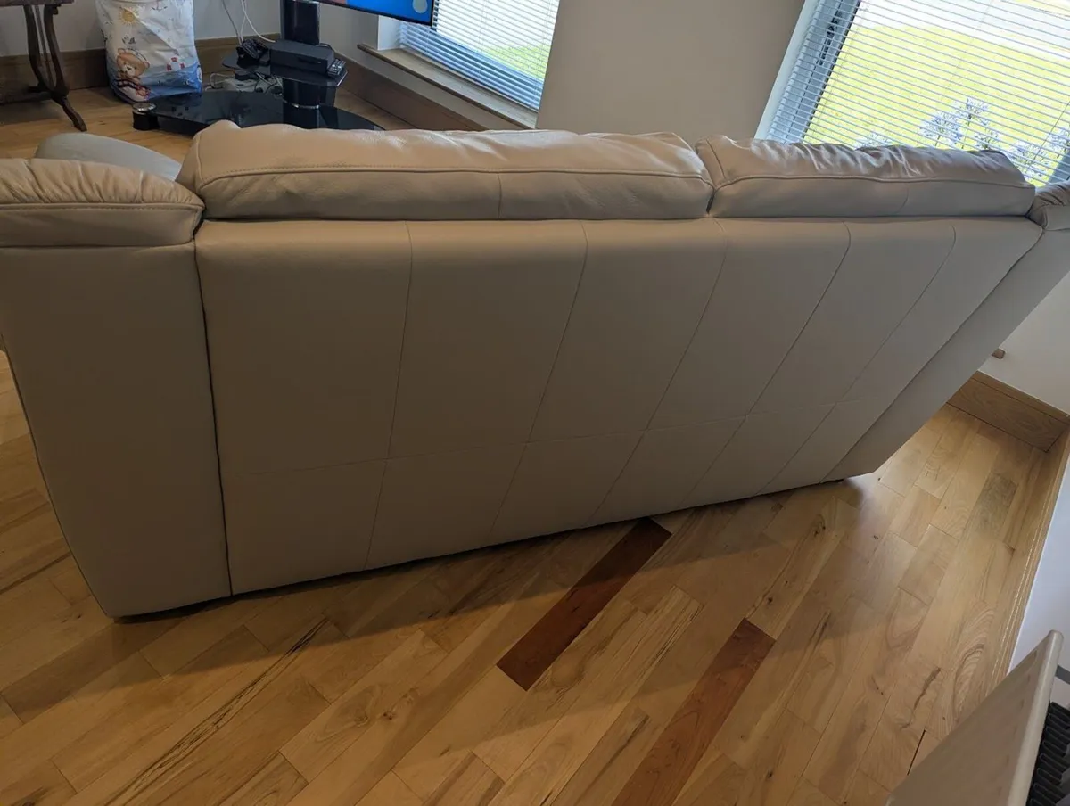 Leather Suite for Sale – €1000 (Collection Only) - Image 3