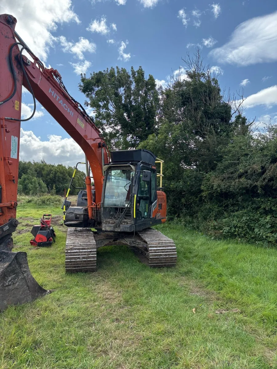 Hitachi 130 - Image 2