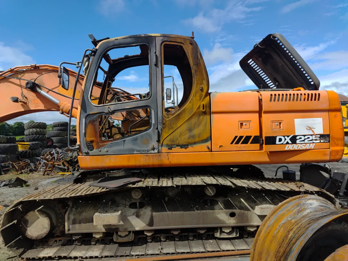 DOOSAN 225 - Image 3
