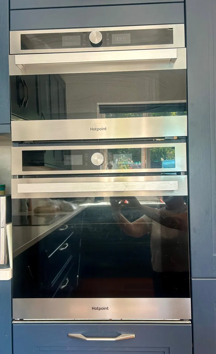 Built in oven, microwave & hob - Image 1