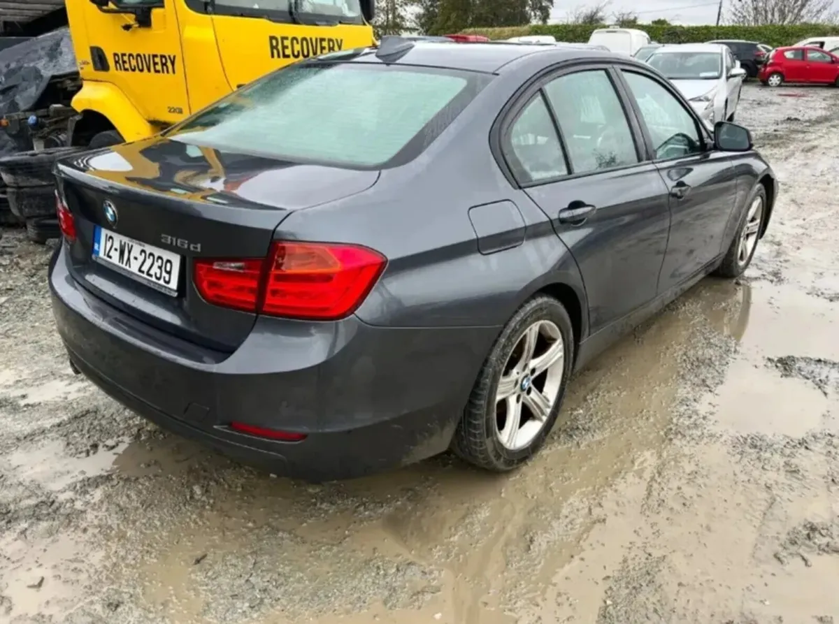 2012 Bmw 3-Series 2.0 Diesel driving - Image 4