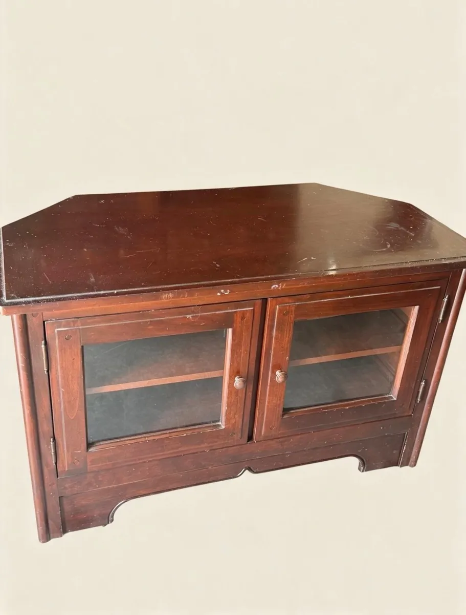 Tv unit and side board reduced to clear - Image 2