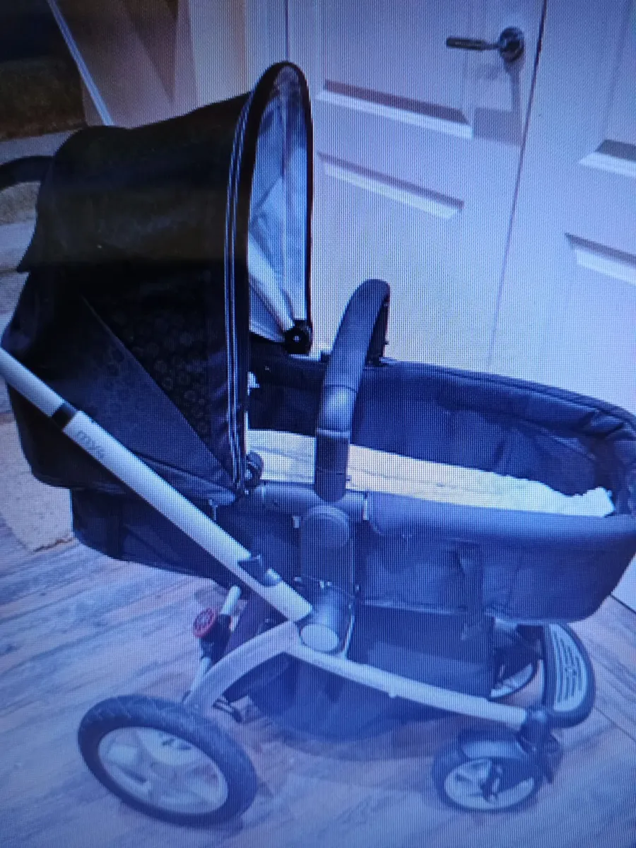 Child pram - Image 1