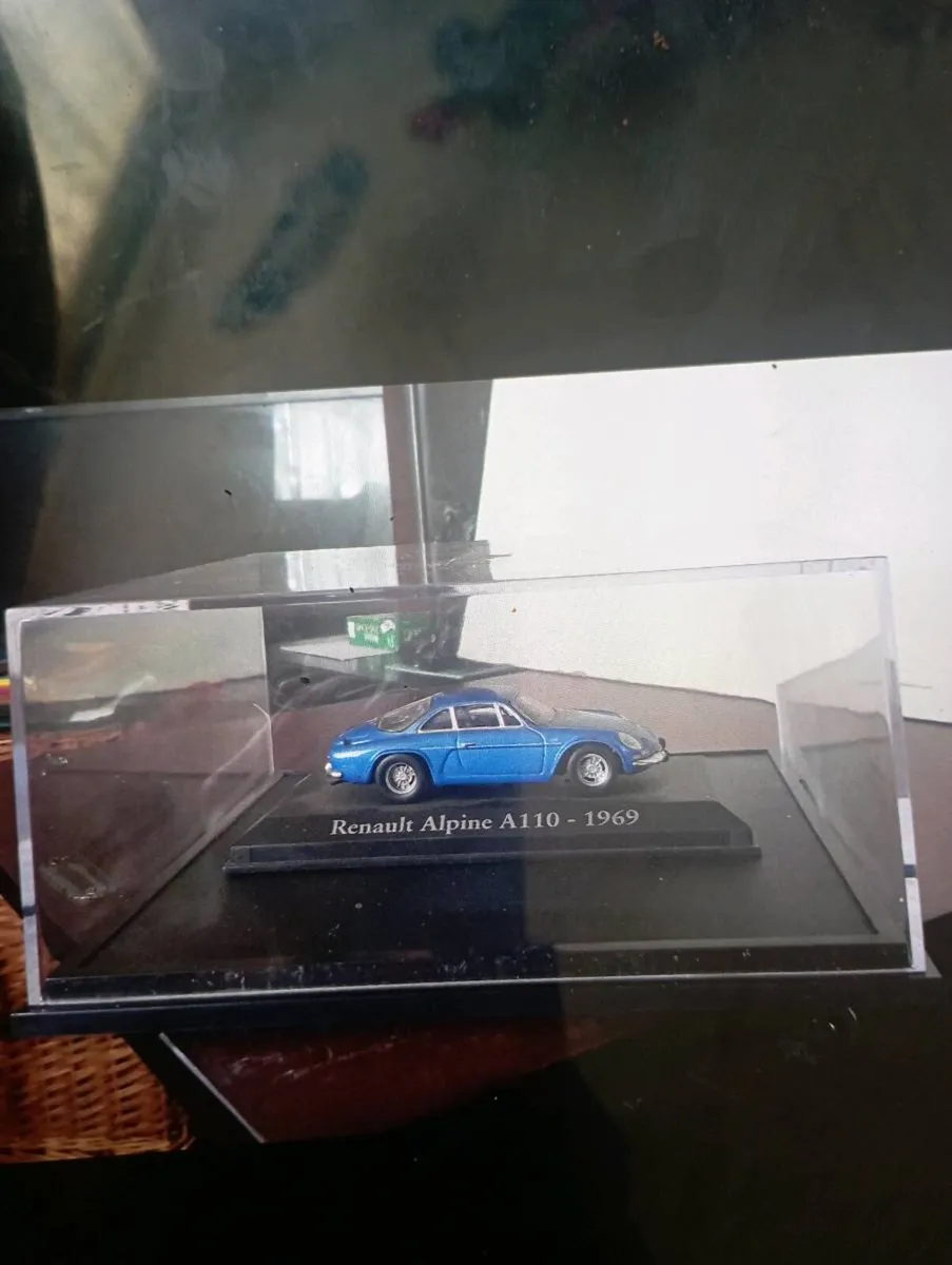VINTAGE 1969 RENAULT ALPINE {A110} DIE-CAST MODLE - Image 2