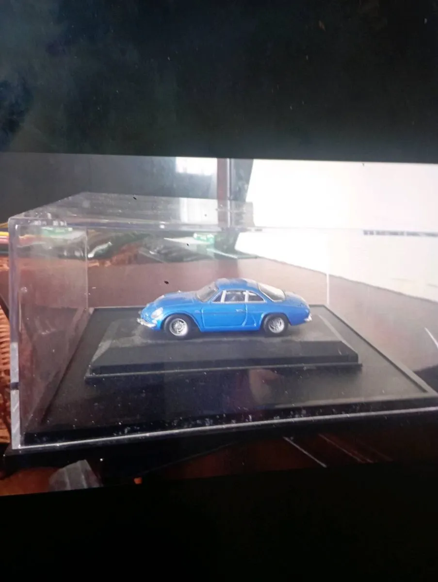 VINTAGE 1969 RENAULT ALPINE {A110} DIE-CAST MODLE - Image 4