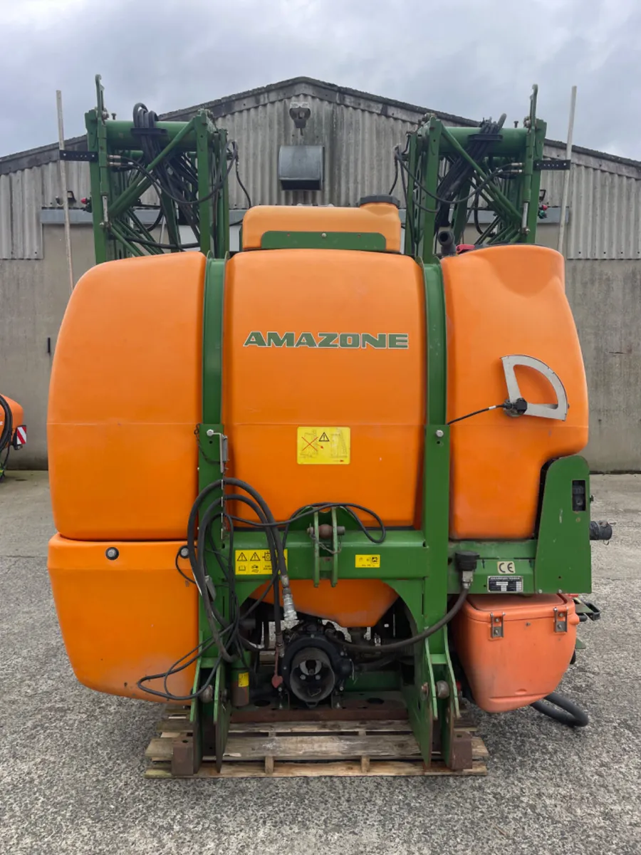 Amazone UF1501 sprayer - Image 1