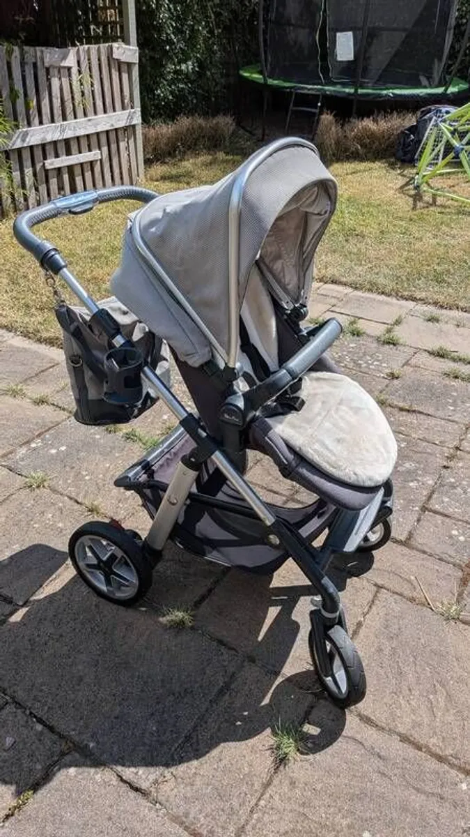 Silver Cross Pioneer buggy & accessories - Image 4