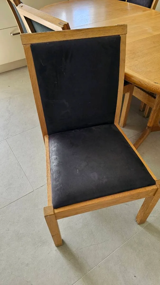 Dining table and chairs - Image 3