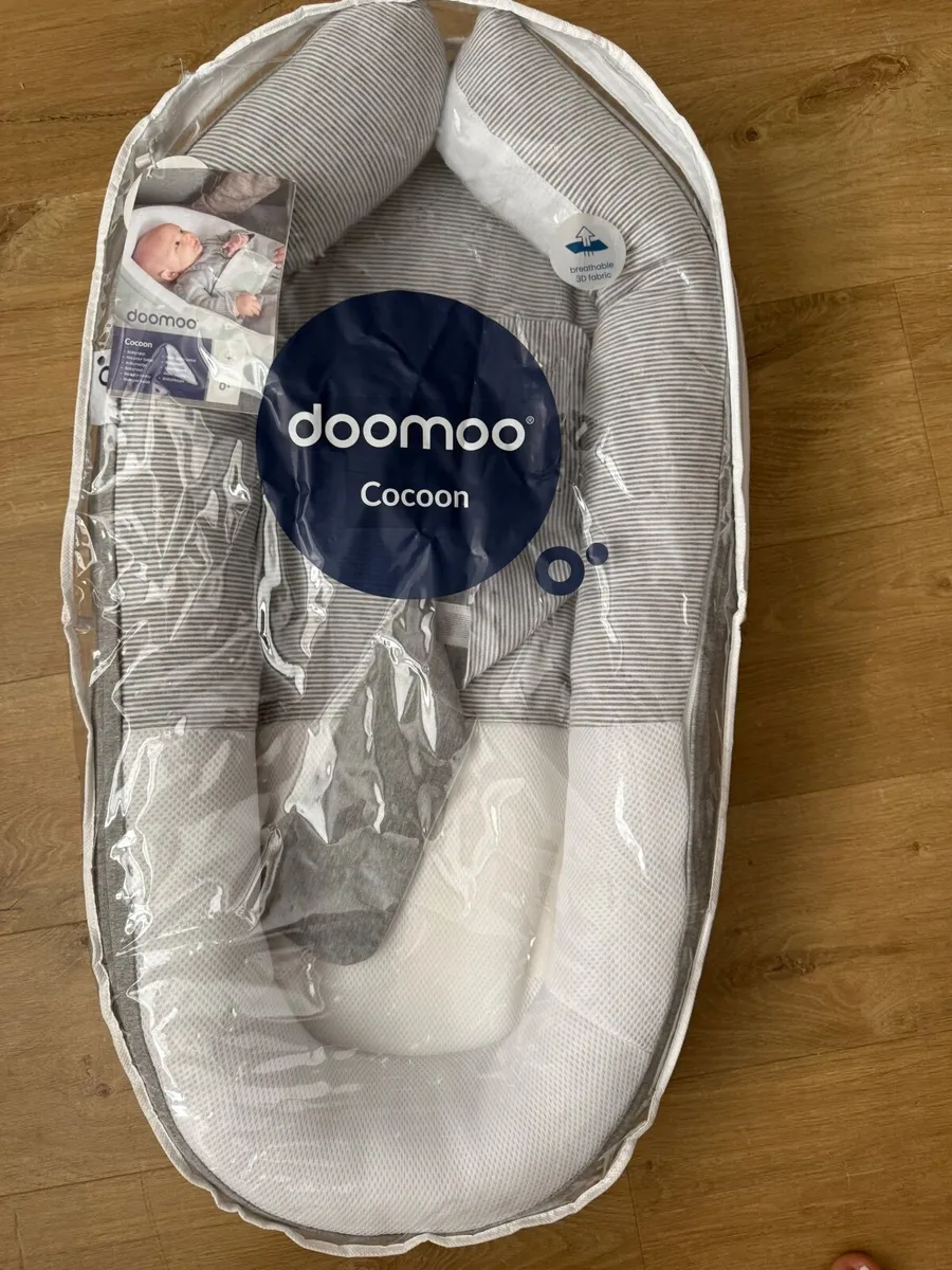 Doomoo cocoon baby nest