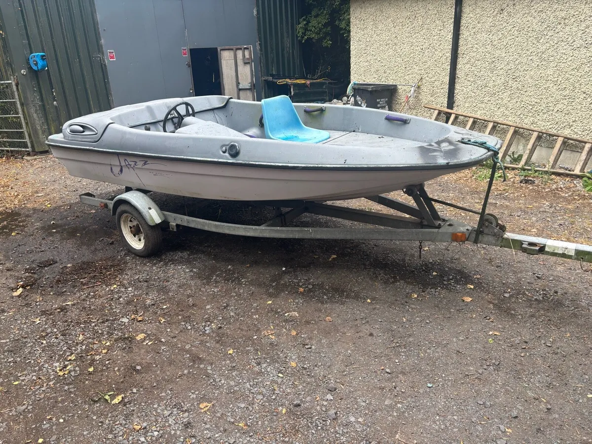 Bayliner jazz jet boat - Image 1