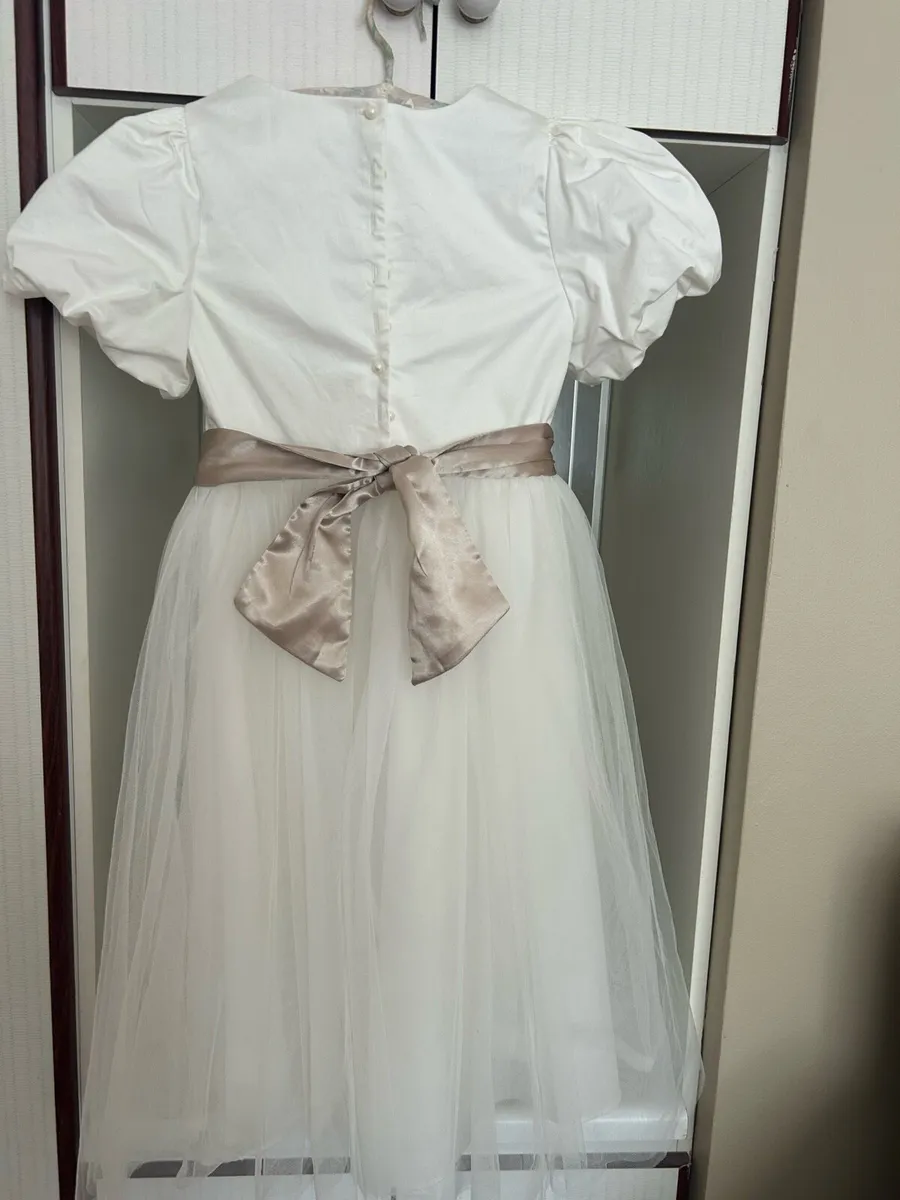 Beautiful flower girls dresses/ communion dresses. - Image 3