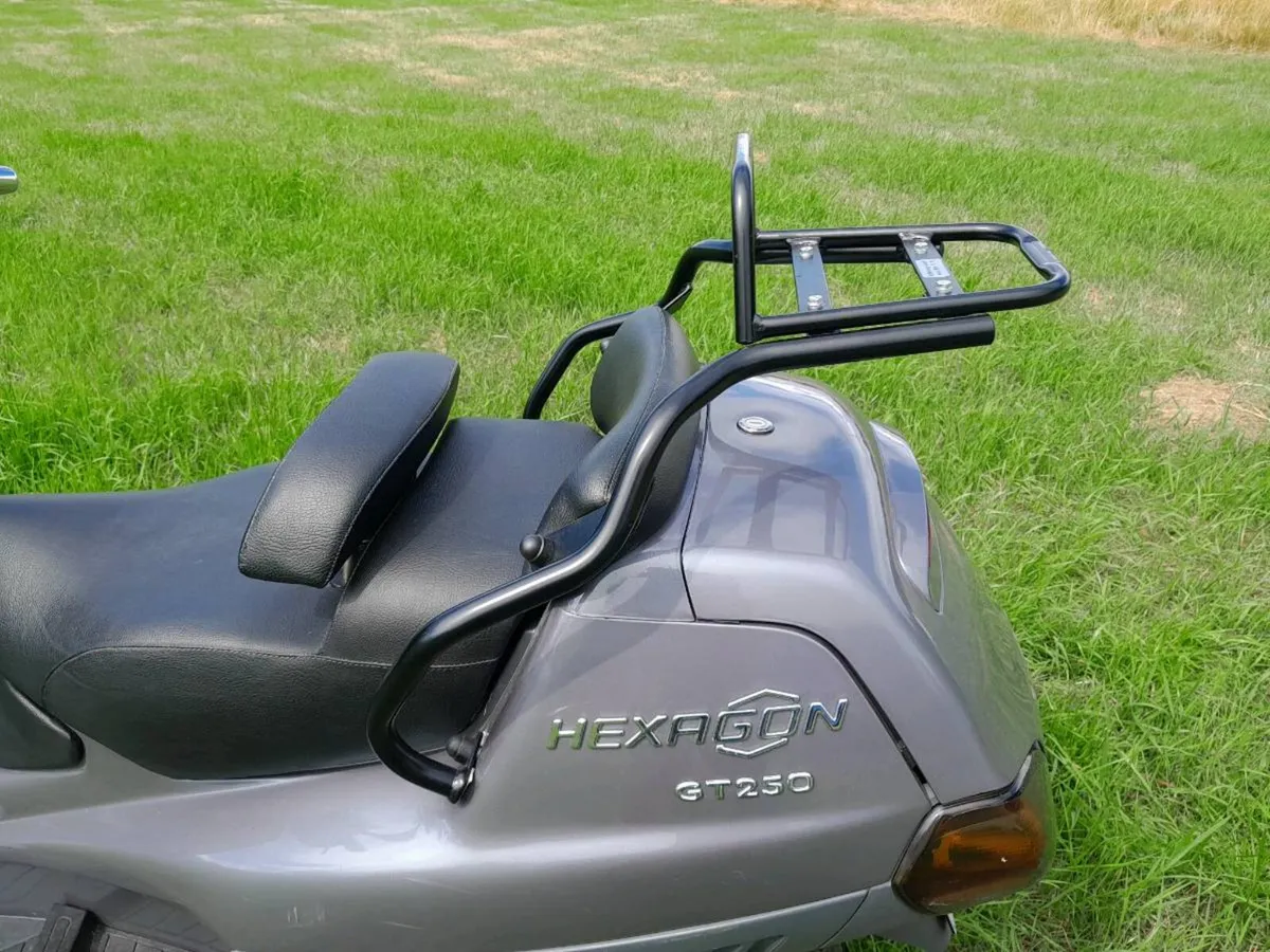 Scooter and extras - Image 4