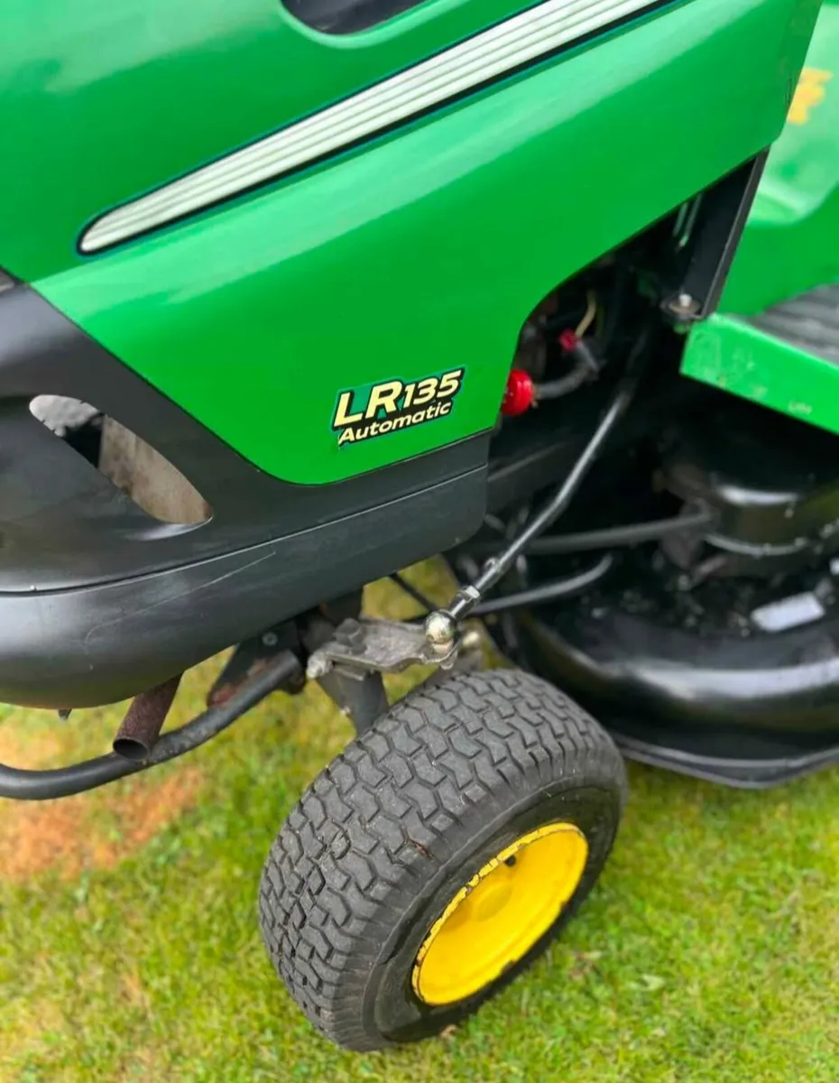 John deere petrol ride on lawnmower - Image 1