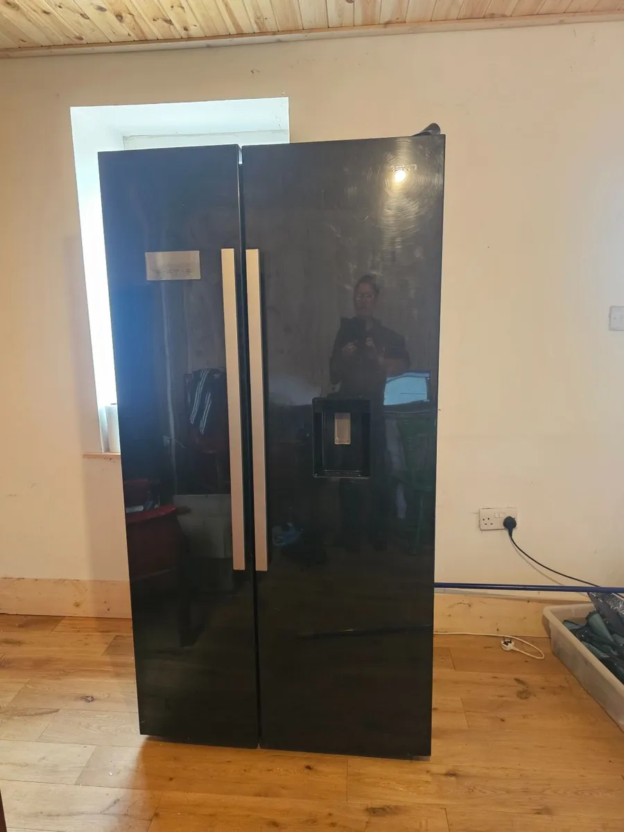 Beko American style Fridge Freezer - Image 2