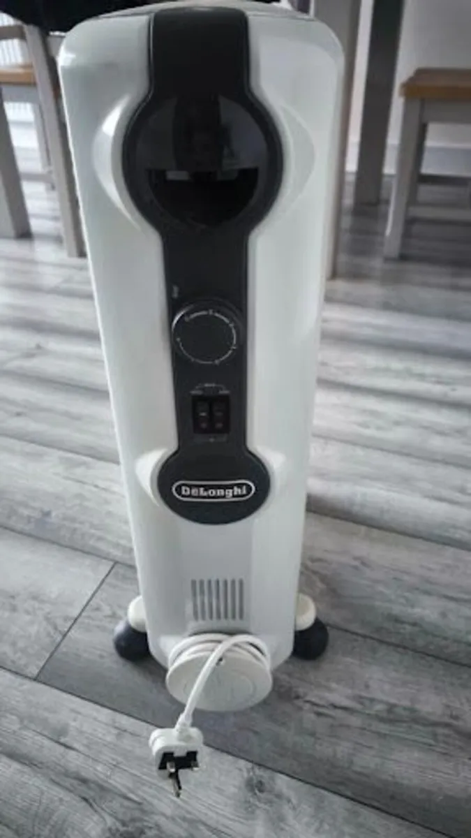 De'Longhi Radia S 2000W Oil-Filled Radiator - Image 1
