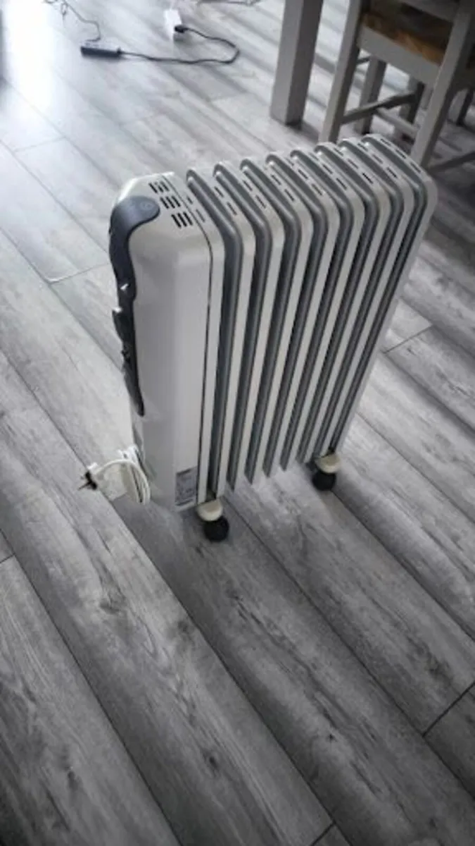 De'Longhi Radia S 2000W Oil-Filled Radiator - Image 3