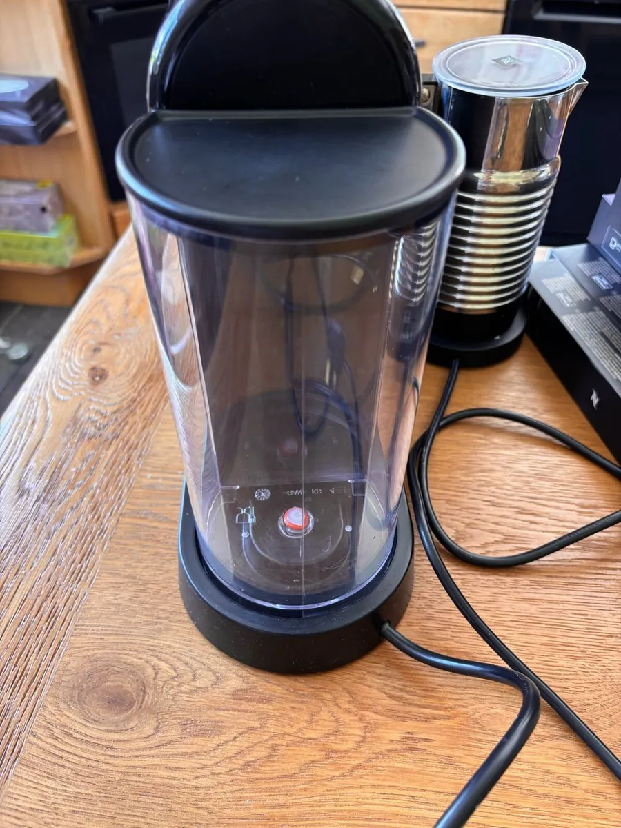 Nespresso coffee machine & pods bundle - Image 4