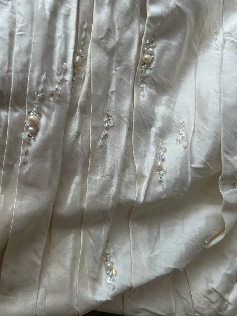 Wedding dress - Image 2