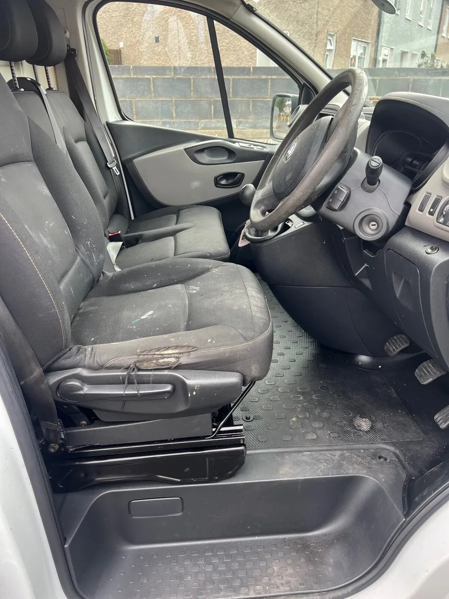 Renault Trafic 2017 - Image 4