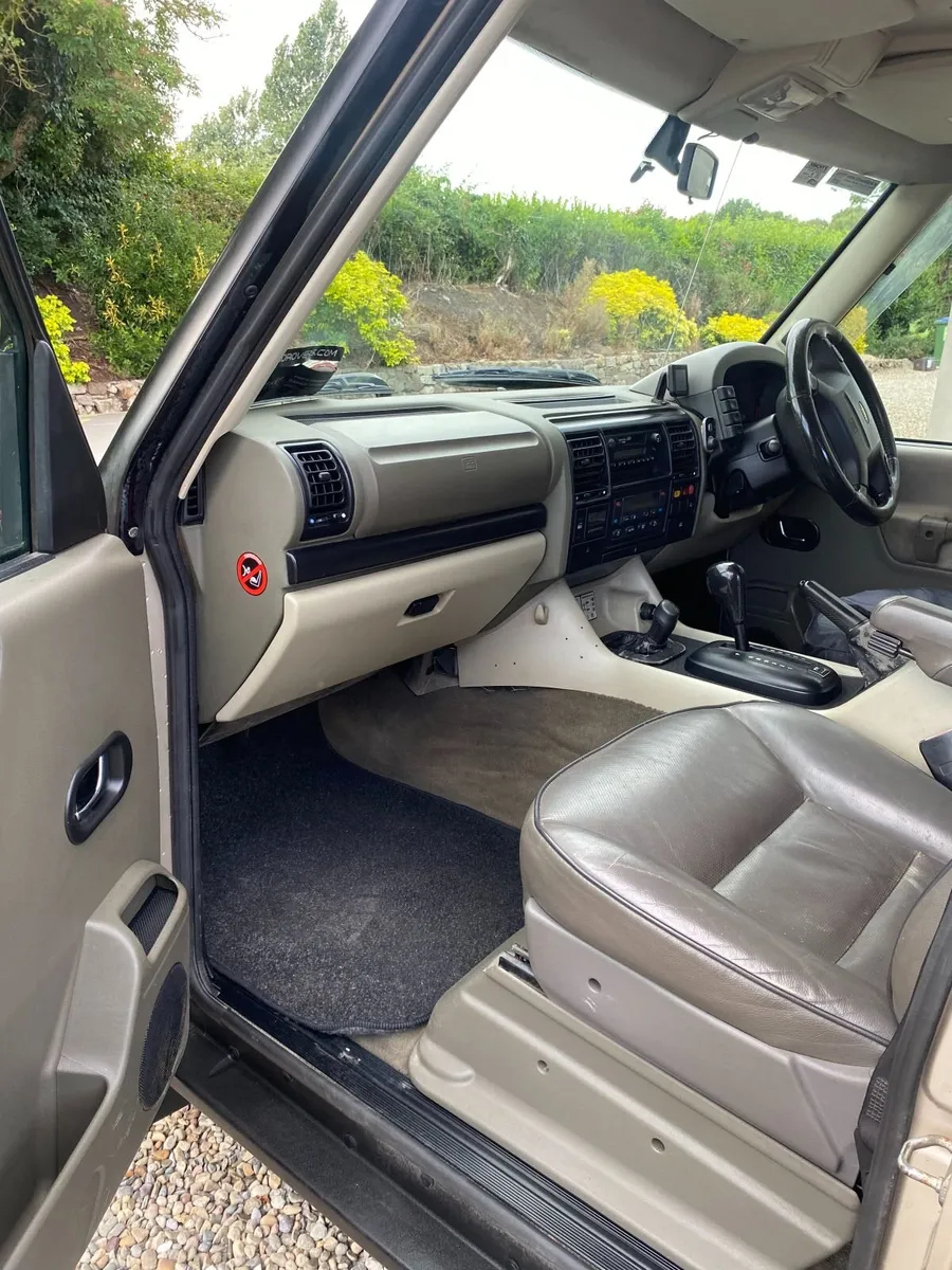 Land Rover Discovery 2003 - Image 3