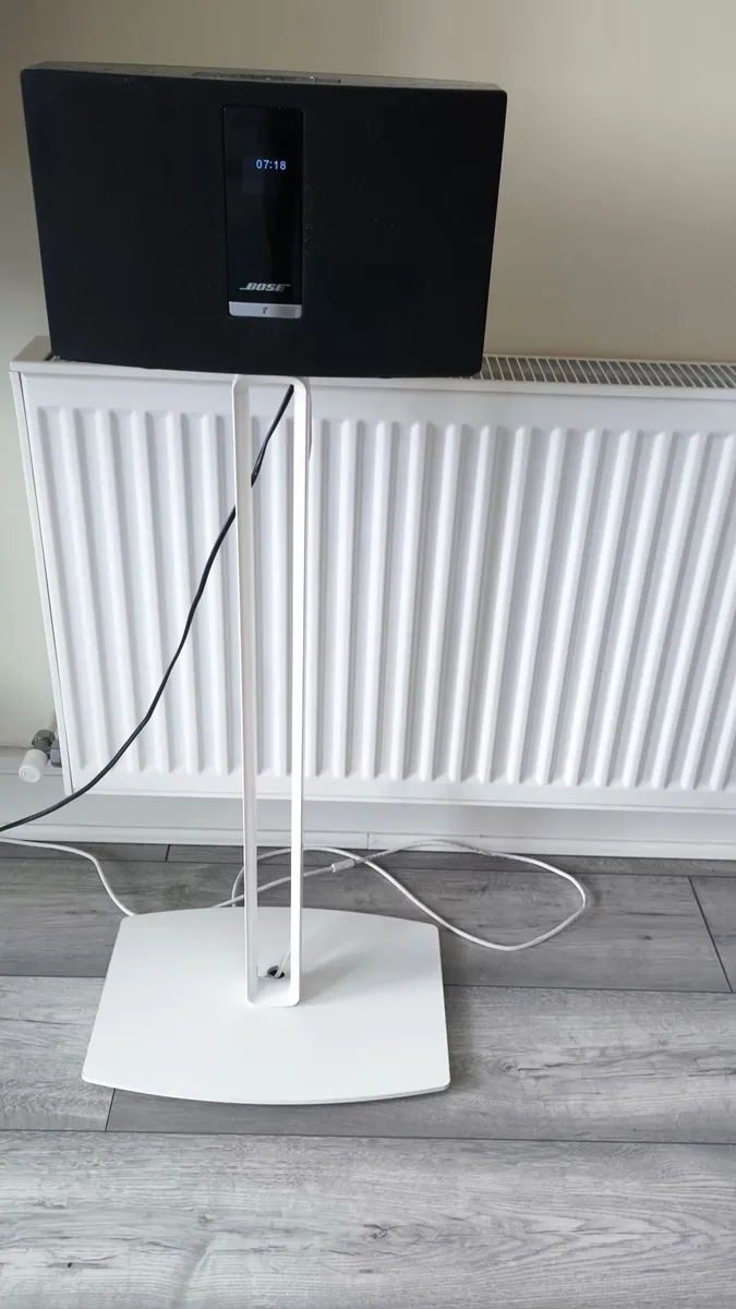 Bose Soundbar + White Floor Stand - Image 2