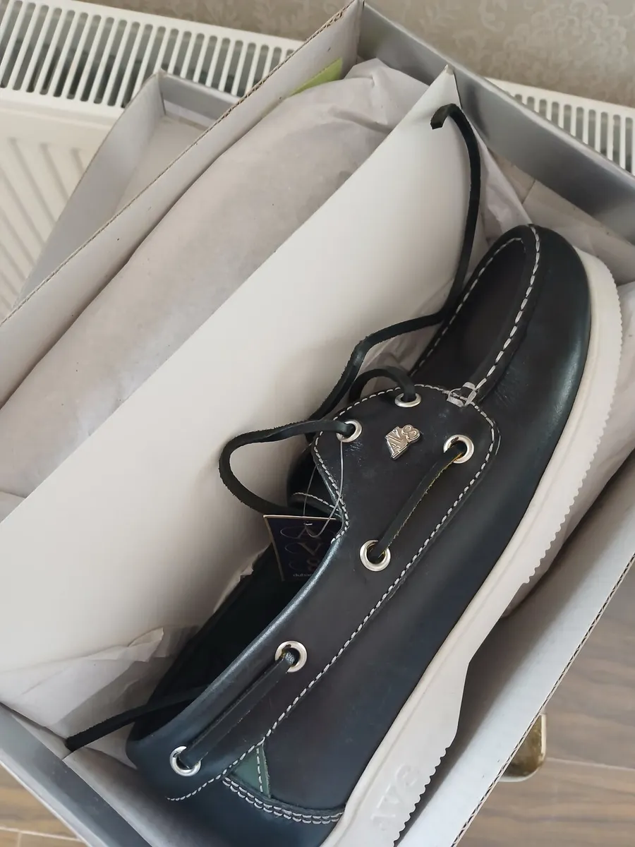 Dubarrys Av8 School shoes Brand new in box - Image 2